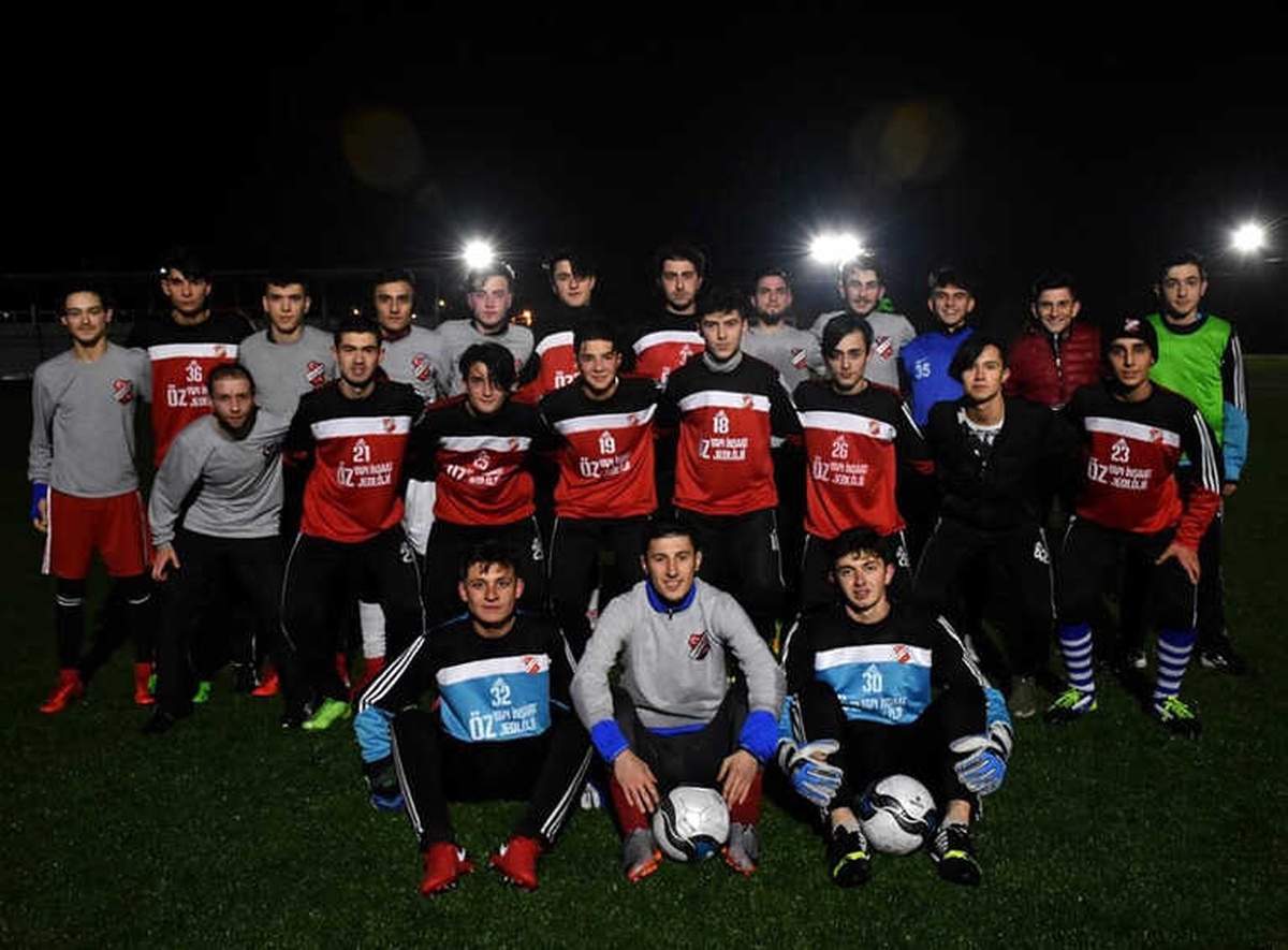 Karanlıkta Gol Yiyen Kaleci, Işıklandırma İstiyor