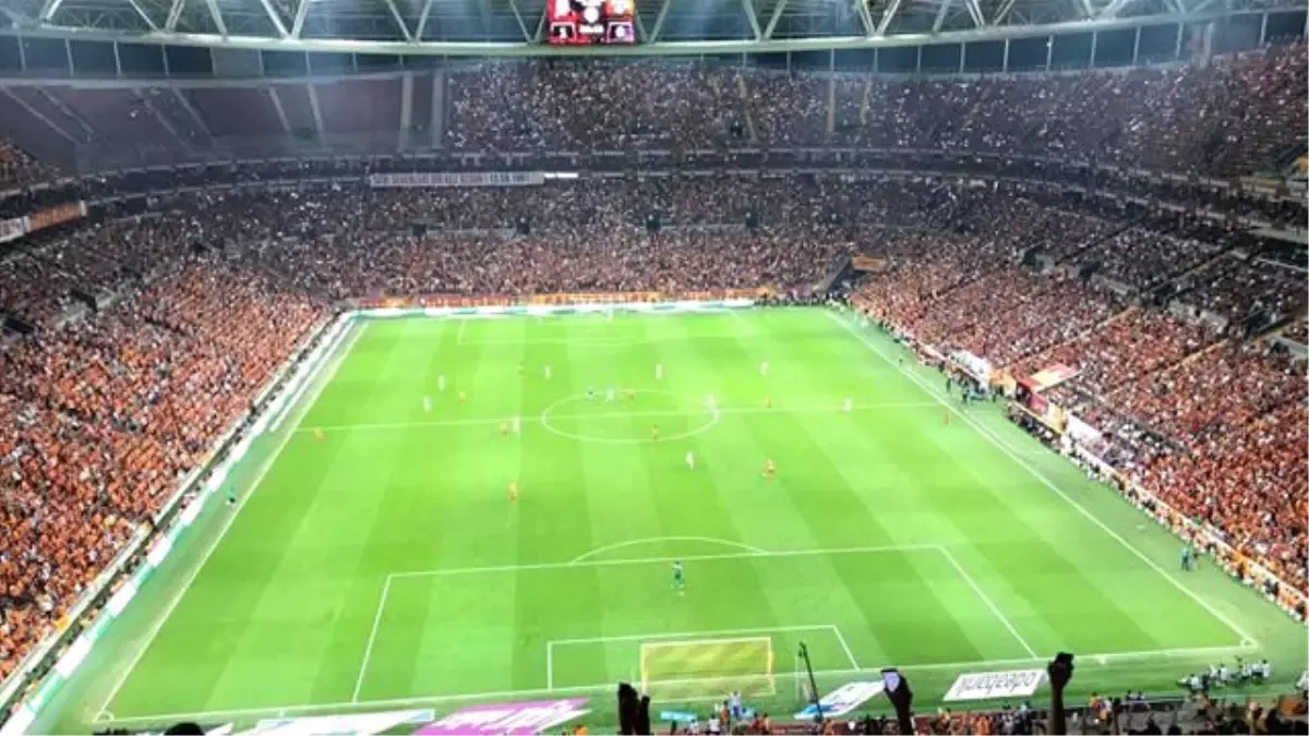 Türk Telekom Stadı\'nın Zemini Yenileniyor