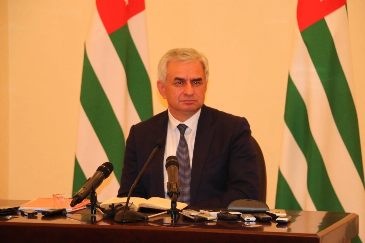 Abhazya Cumhurbaşkanı Hacımba: "Görevimin Başındayım"