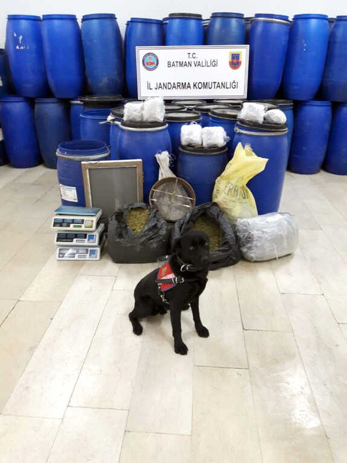 Batman\'da Bir Evde 231 Kilogram Uyuşturucu Ele Geçirildi