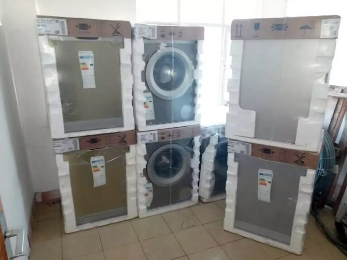 Çaldıkları Beyaz Eşyaları Satamadan Yakalandılar