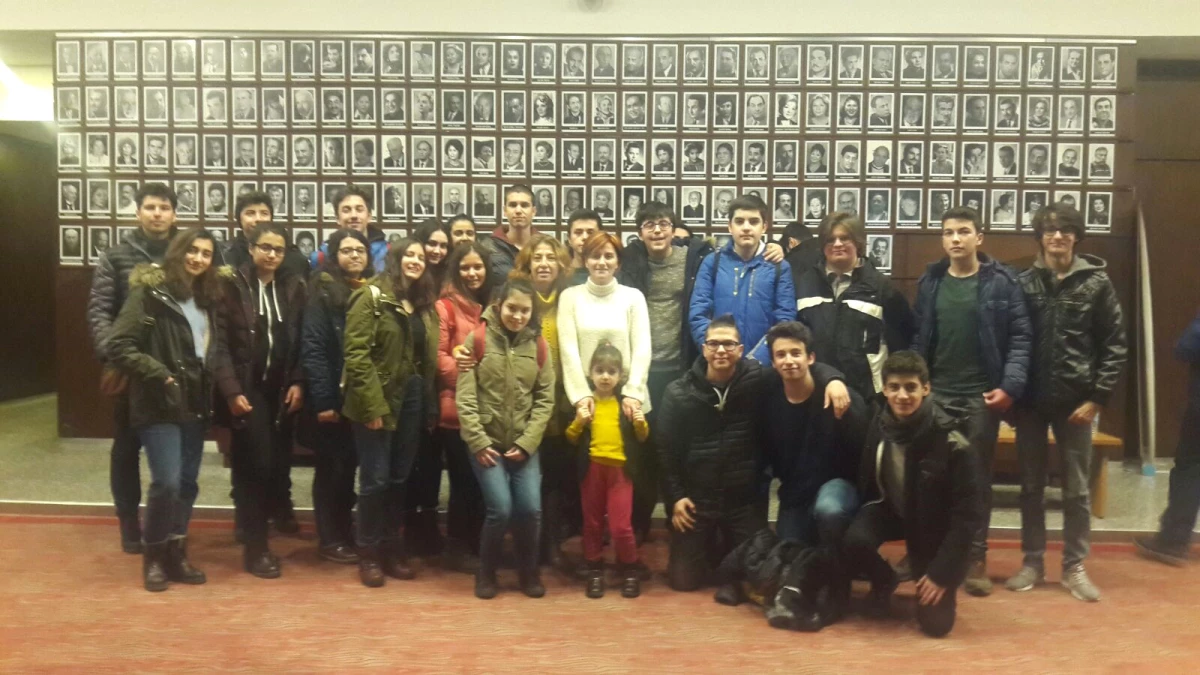 Çanakkaleli Öğrenciler, Harbiye Şehir Tiyatrosuna Gezi Düzenledi