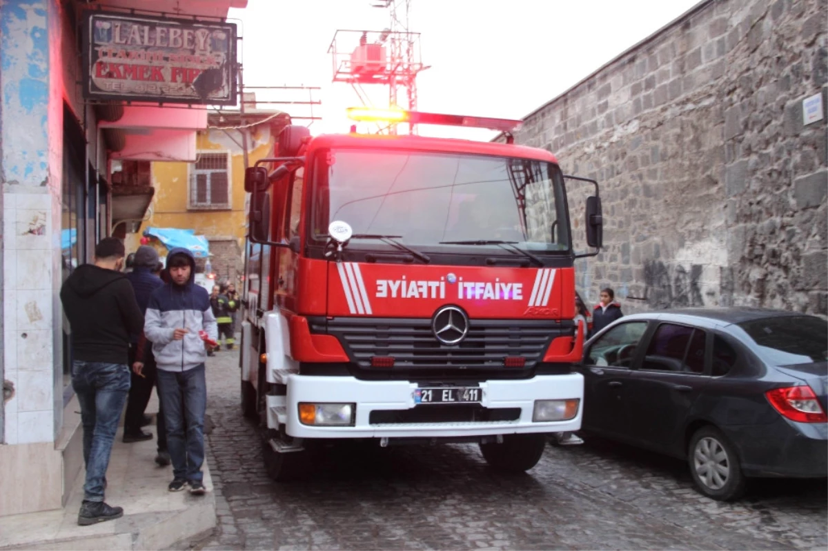 Diyarbakır\'da Çıkan Yangında Kundaklama İddiası