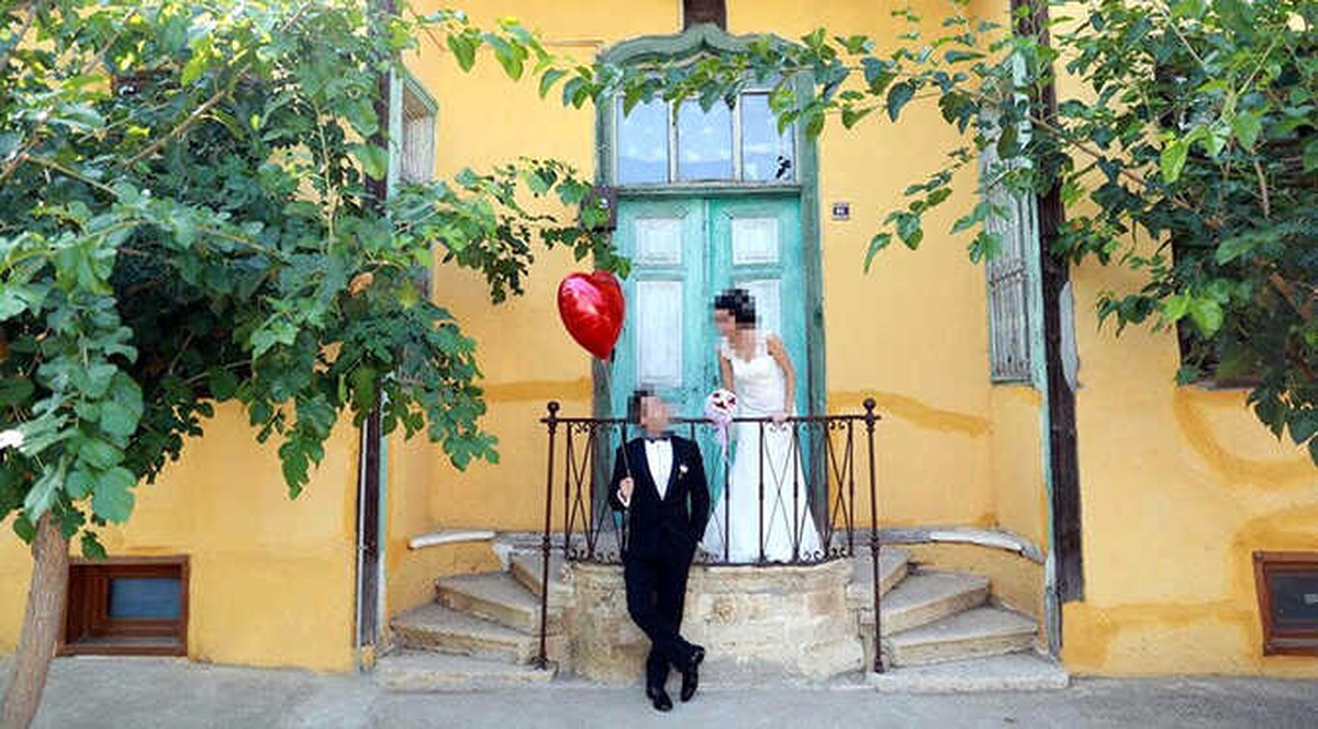 Düğün Fotoğraflarını Beğenmeyen Çift, Fotoğrafçıya 6 Bin TL\'lik Tazminat Davası Açtı