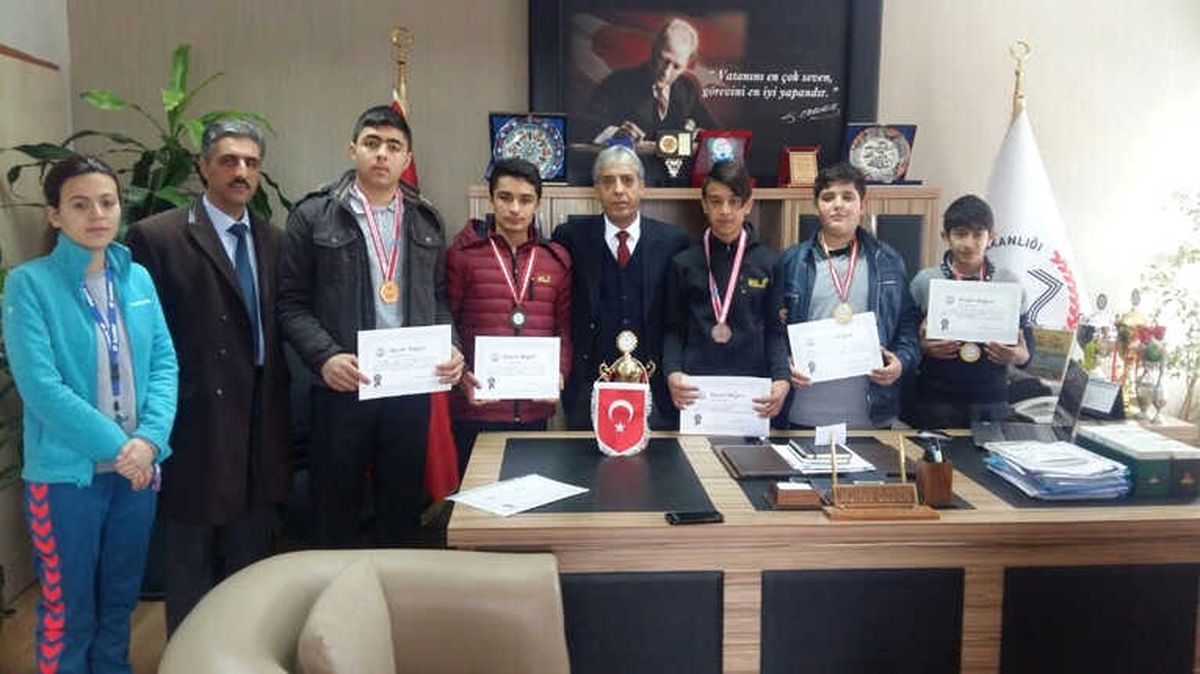 Güreş Müsabakasında İl Birincisi Oldular