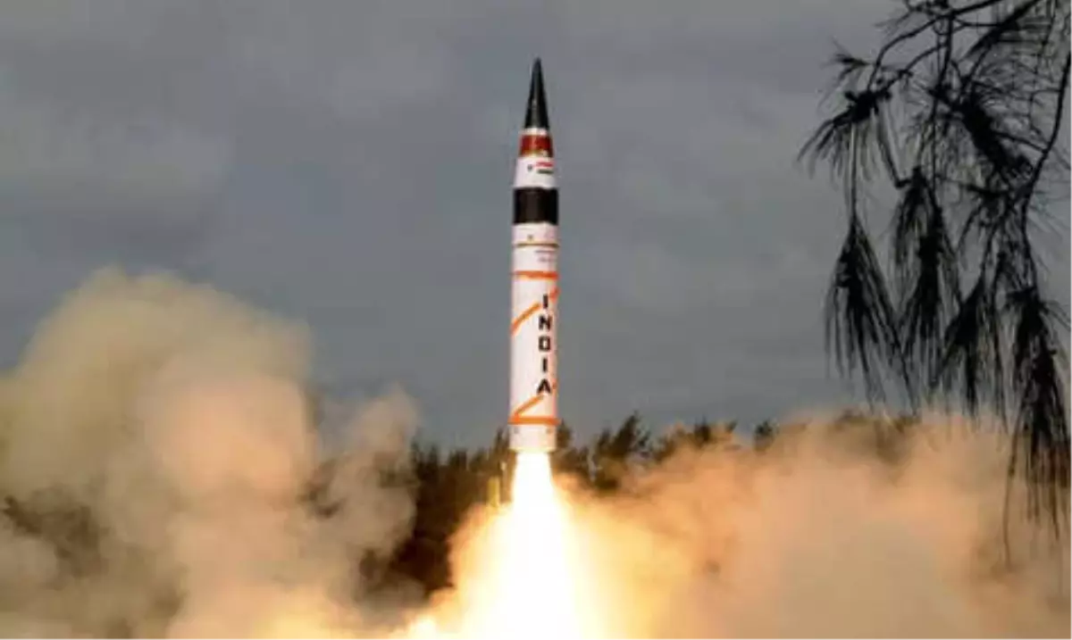 Hindistan\'dan Uzun Menzilli Balistik Füze Denemesi