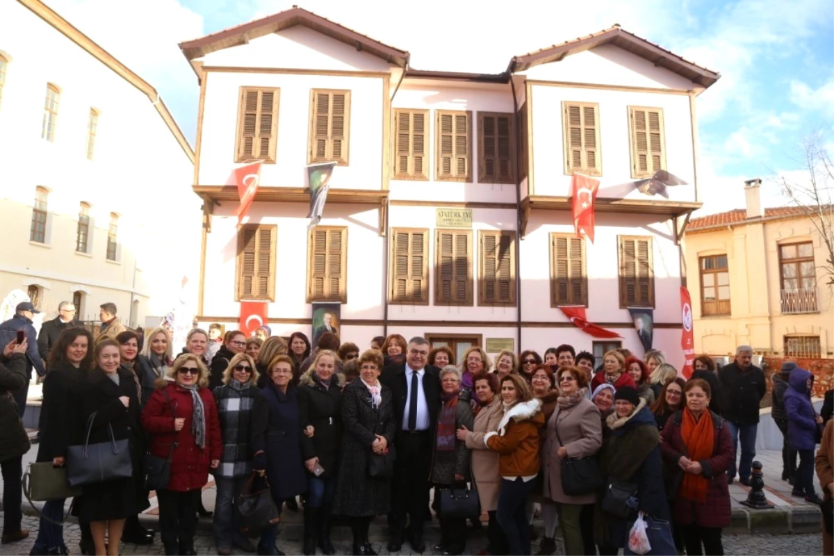 Kırklarelililer Atatürk Evi\'ni Birlikte Açtı