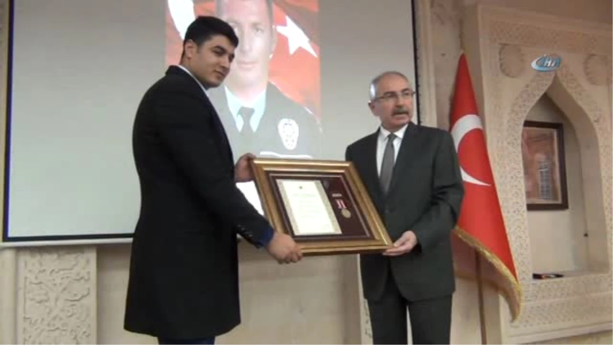 Mardin\'de Şehit Yakınları ve Gazilere \'Devlet Övünç\' Madalyası Verildi