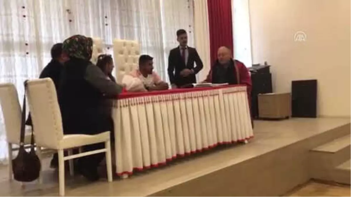 Nikah Masasına Forma ile Oturdular