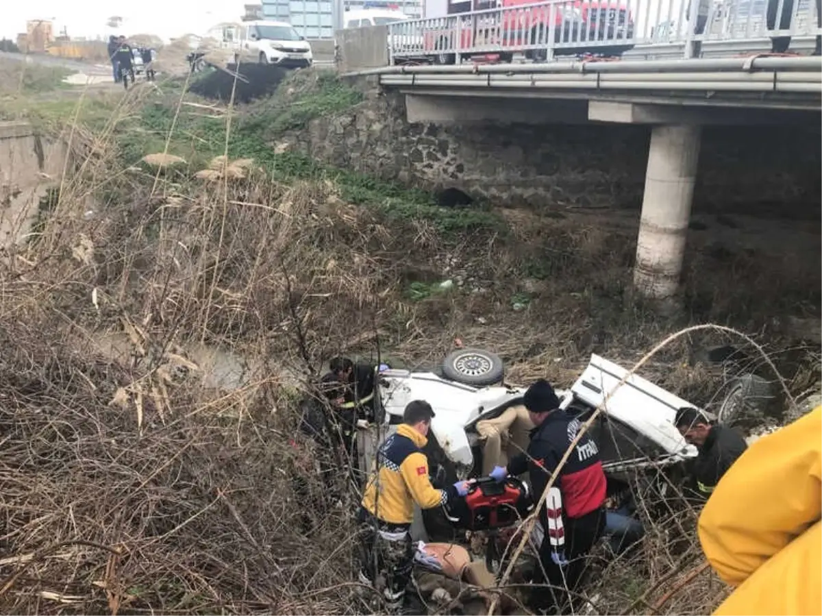 Otomobil Dere Yatağına Uçtu: 2 Ölü