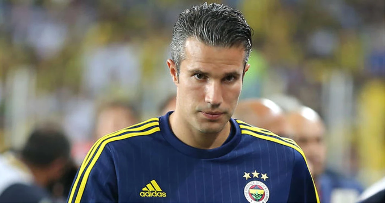 Robin van Persie, Fenerbahçe\'yi Zora Sokmak İçin Elinden Geleni Yapıyor
