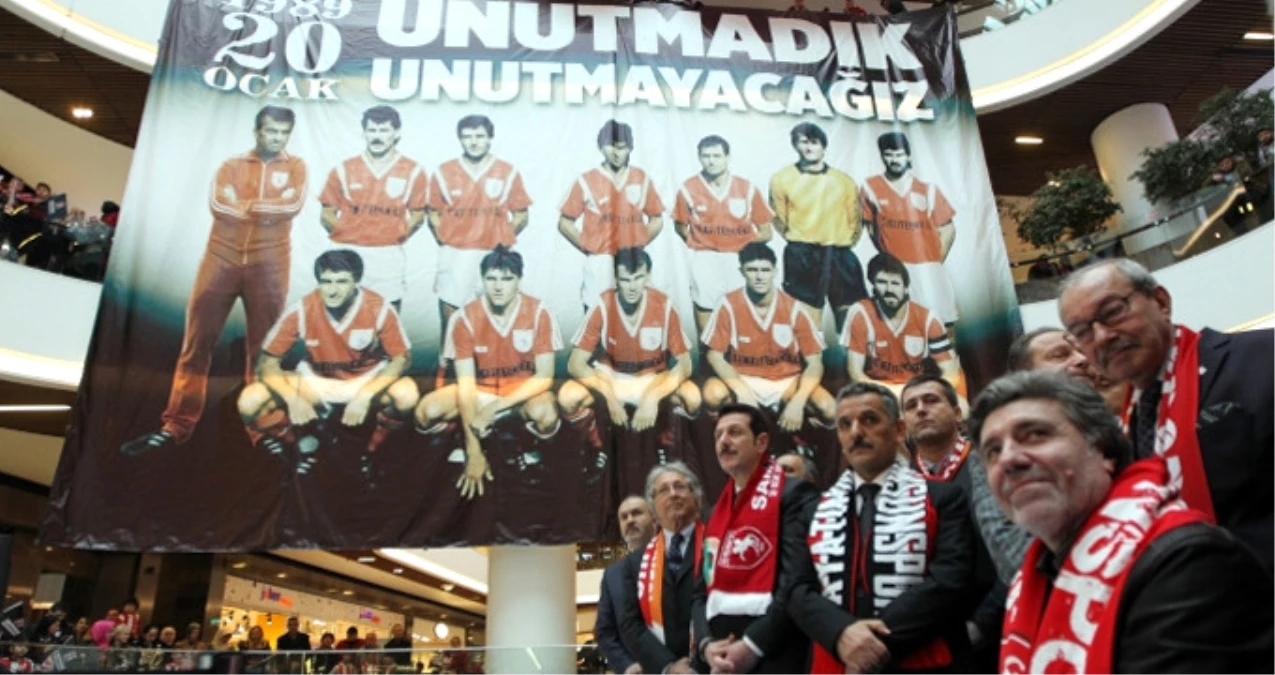 Samsunspor\'un 29 Yıllık Acısı! Trafik Kazası Kurbanı Futbolcular, Unutulmadı