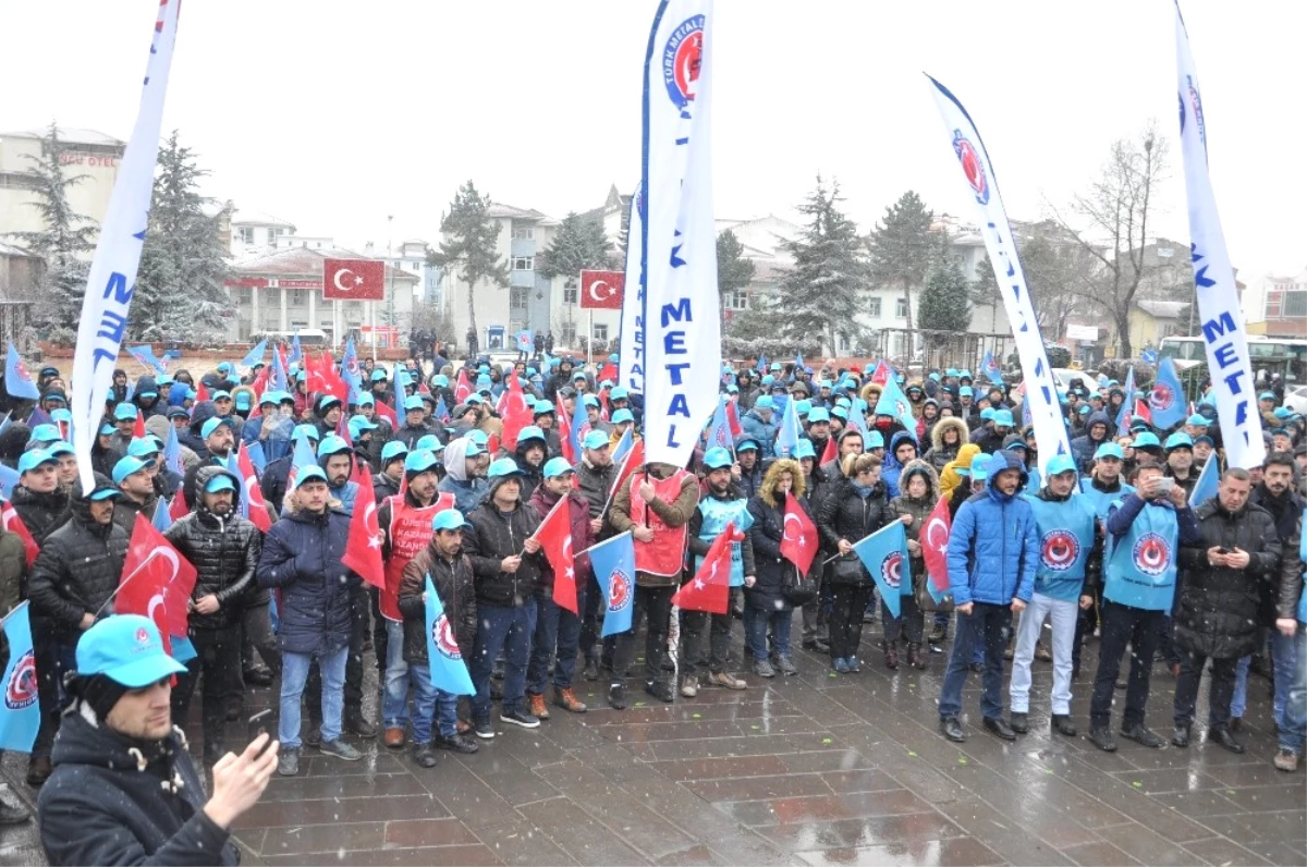 Tabutlu Helvalı Protesto Yaptılar