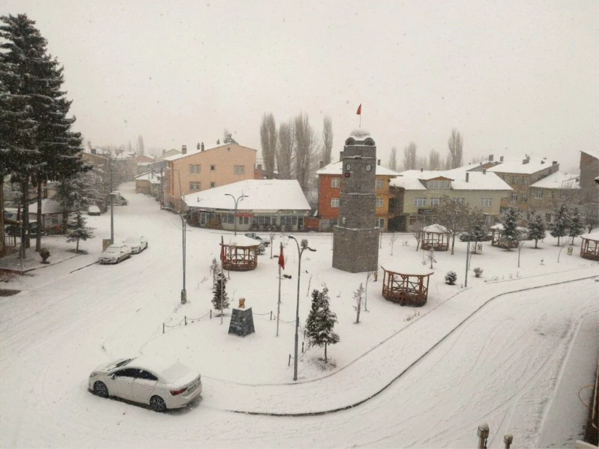Tokat\'ın Başçiftlik İlçesinde Kar Hasreti Sona Erdi