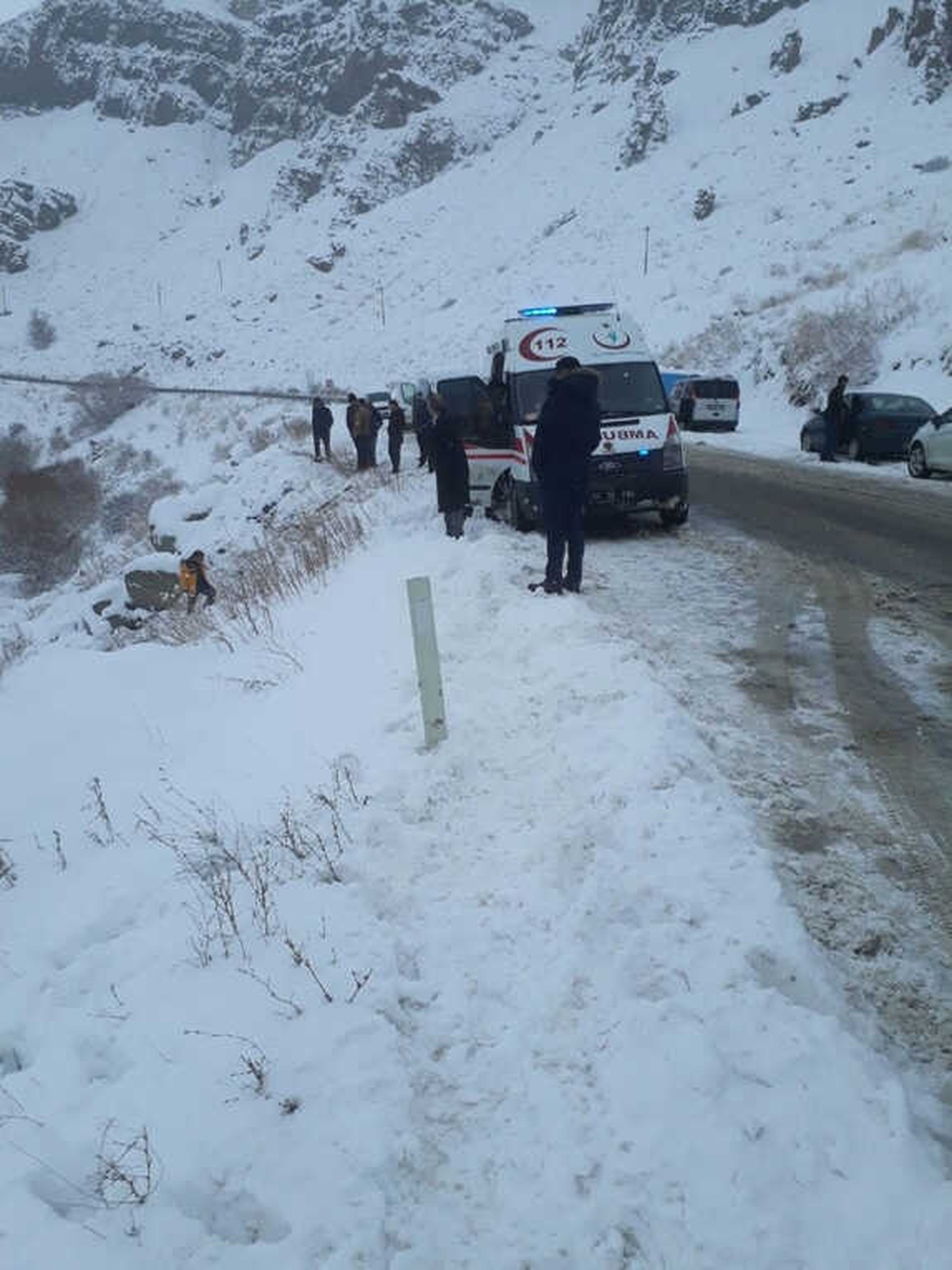 Tutak\'ta Otomobil Nehre Uçtu: 2 Yaralı