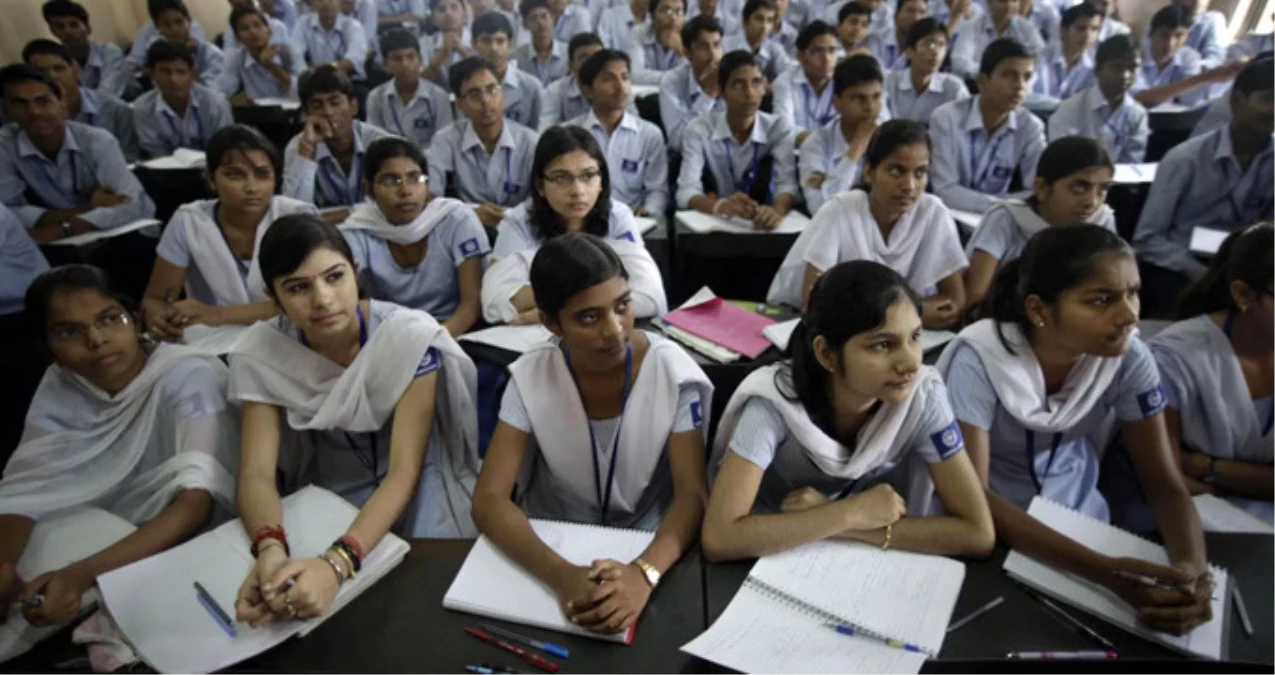 Yeni Delhi\'de Tüm Sınıflara Kamera Konulacak, Aileler Çocuklarını İzleyebilecek