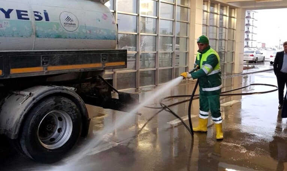 Adıyaman Belediyesinden Hastanede Temizlik Çalışması