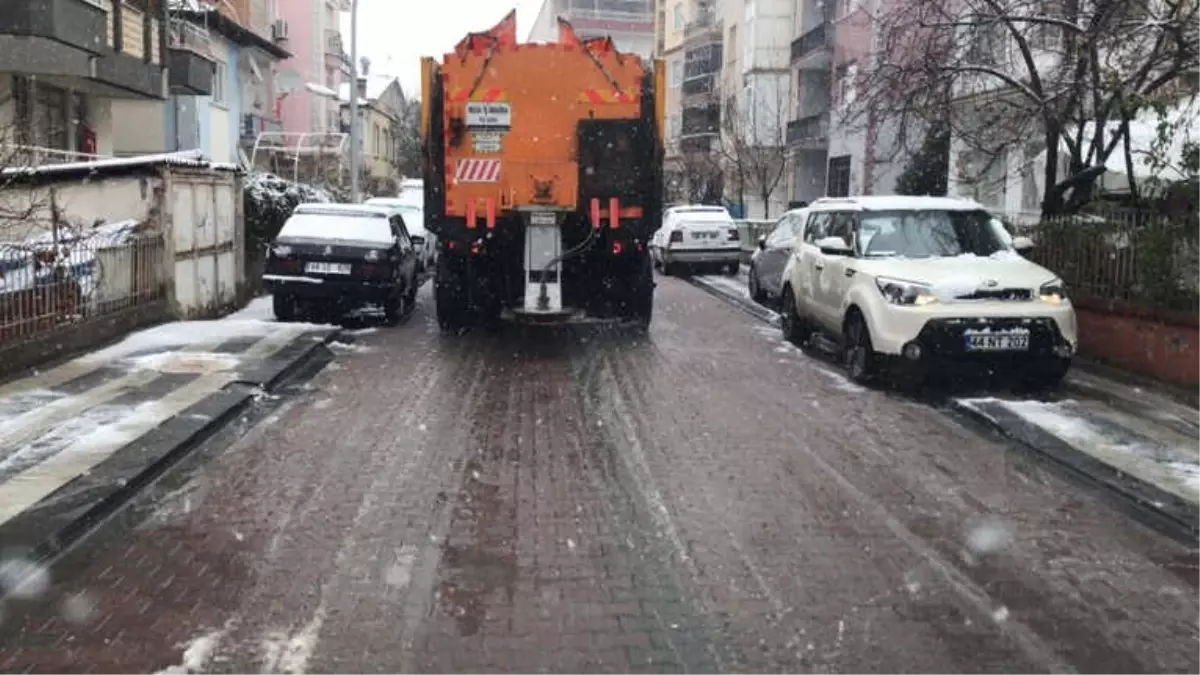 Başkan Gürkan, Karla Mücadele Ekiplerini Yerinde Denetledi