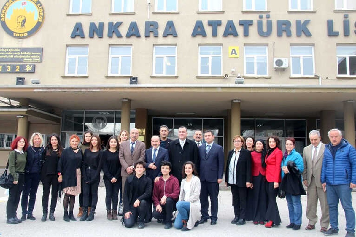 Başkan Taşdelen "Rehberiniz Bilim, Önderiniz Atatürk Olsun"
