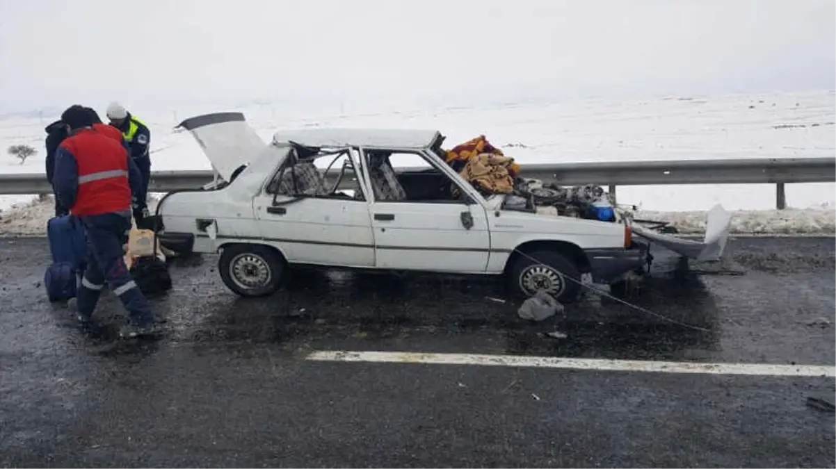 Direksiyon Hakimiyeti Kaybolan Araç Takla Attı: 5 Yaralı