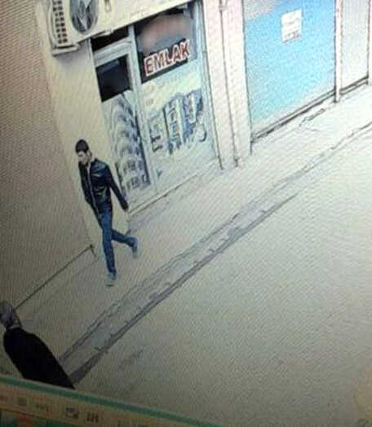 Emlak Dükkanından Cep Telefonu Çalan Hırsız Yakalandı