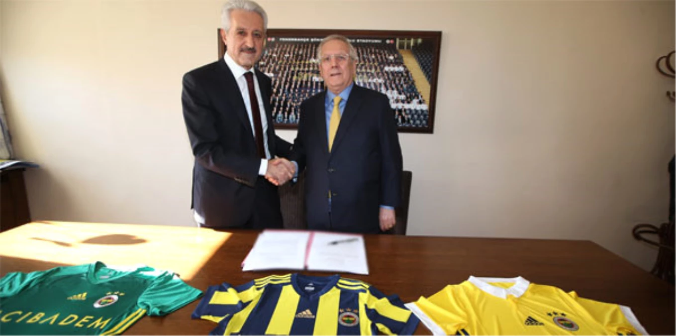 Fenerbahçe\'nin Yeni Sponsoru Belli Oldu! Mehmet Ali Aydınlar ile Aziz Yıldırım Birlikte Poz Verdi