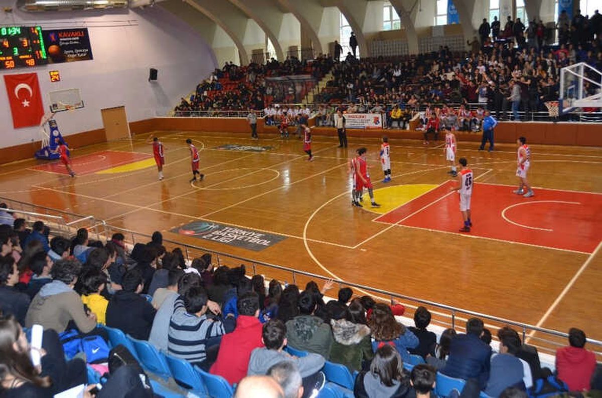Gençler Basketbolda Kupalarına Kavuştu