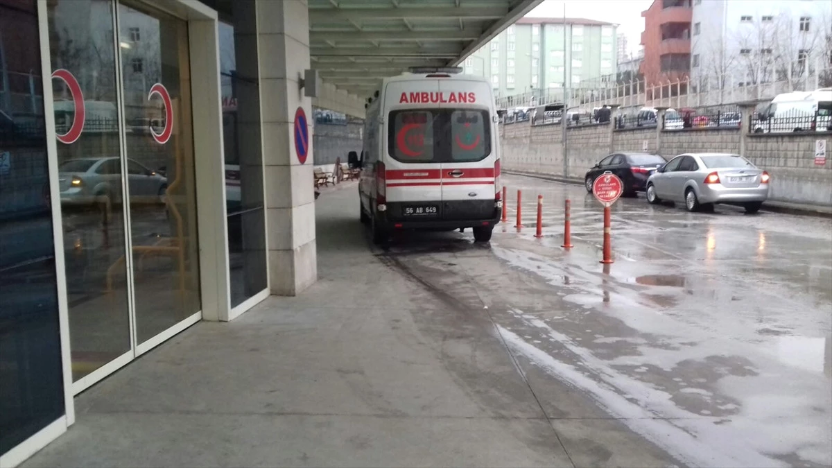 Güvercin Yakalamaya Çalışan Çocuk Damdan Düştü