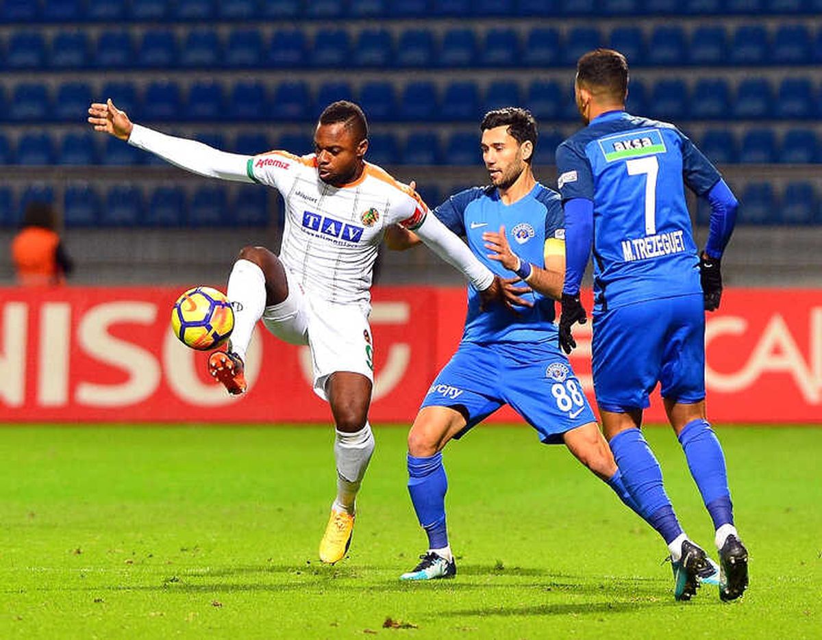 İlk 20 Dakika Alanyaspor\'un Üstünlüğüyle Bitti