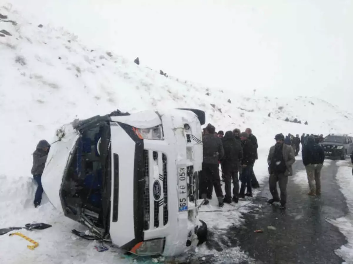 Öğretmenleri Taşıyan Minibüs Takla Attı: 9 Yaralı