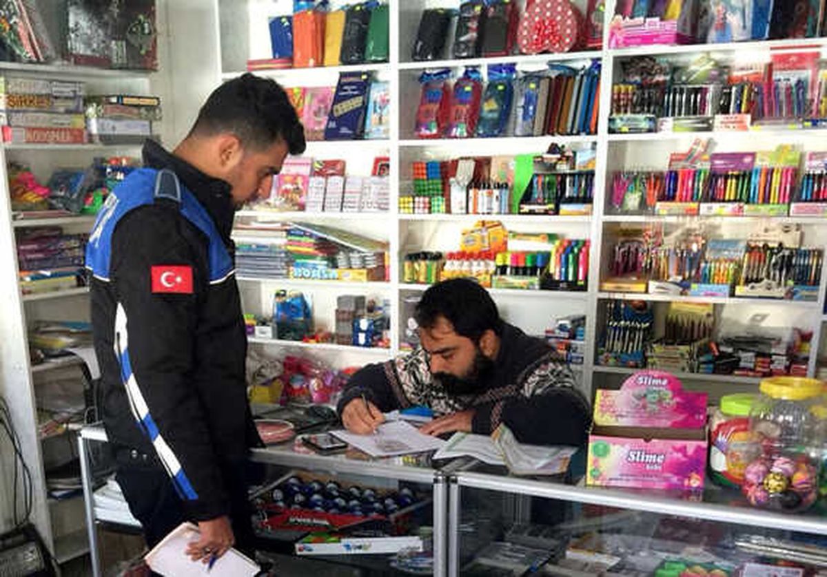 Kırtasiyeci Sahte Karne Hazırlarken Yakalandı! Takdir, Teşekkür, Hepsi Var