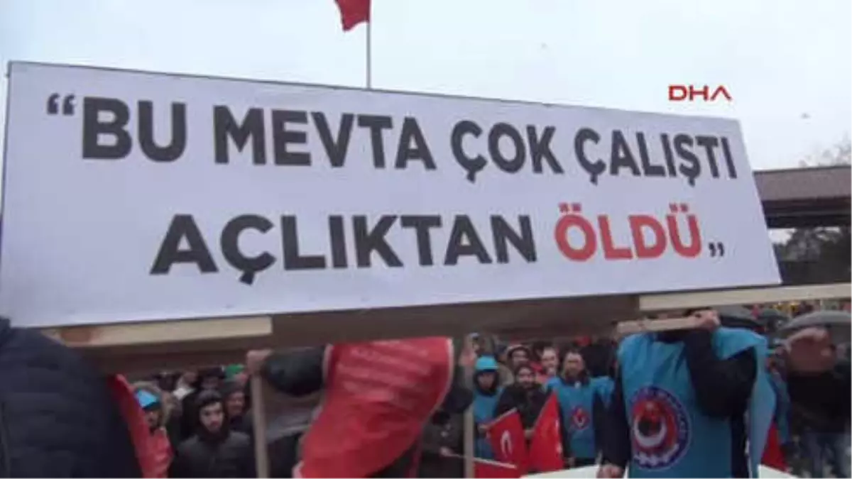 Sakarya\'da Metal İşçilerinden Tabutlu Protesto