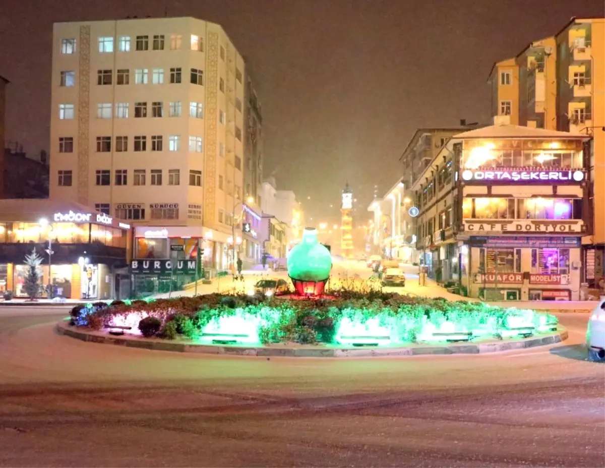 Yozgat\'ta Kar Yağışı Gece Boyunca Etkisini Sürdürdü