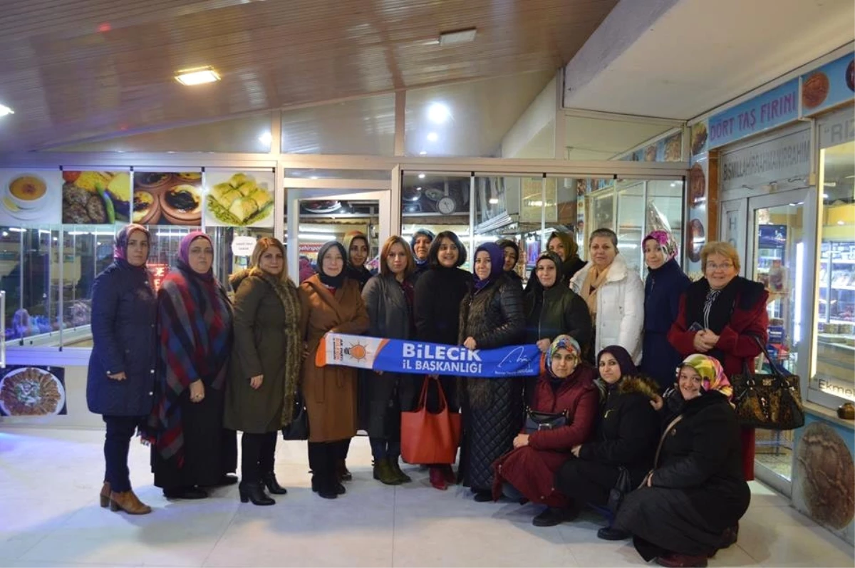 AK Parti Bilecik Kadın Kollarının Haftalık Olağan Yönetim Kurulu Toplantısı Vezirhan\'da Yapıldı