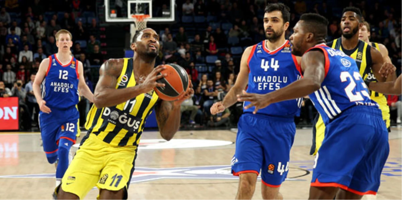 Anadolu Efes - Fenerbahçe Doğuş: 84-89