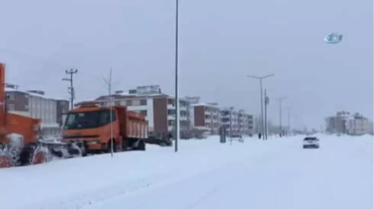 Bingöl\'de Kar Nedeniyle 87 Köy Yoluna Ulaşım Sağlanamıyor