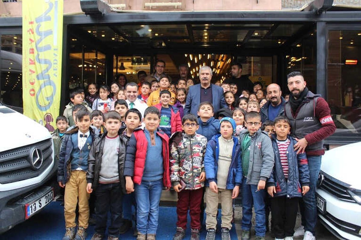 Bitlisli 65 Öğrenci Diyarbakır\'ı Gezdi