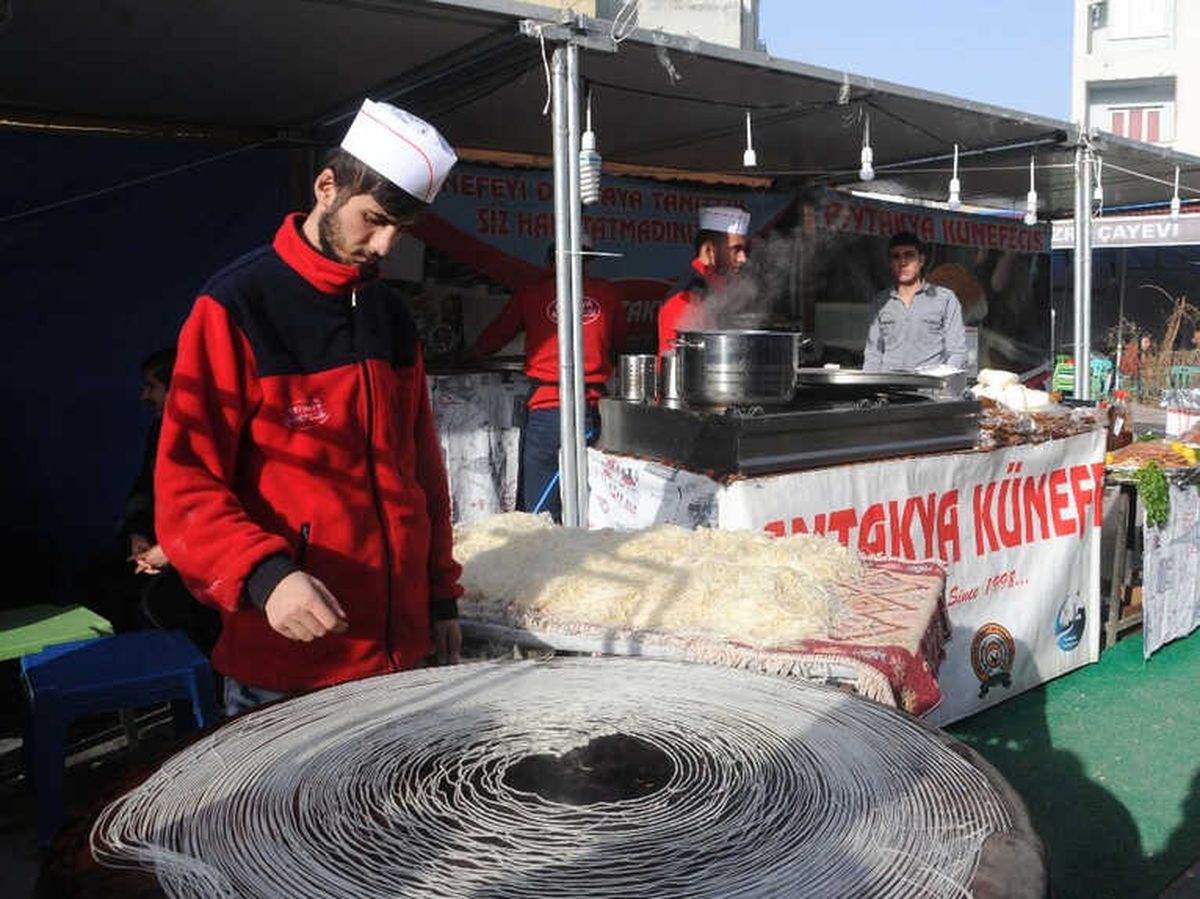 Cizre\'de Yöresel Ürünler Fuarı Açıldı