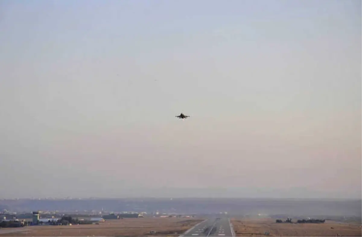 Diyarbakır\'dan Peş Peşe F-16\'lar Havalandı