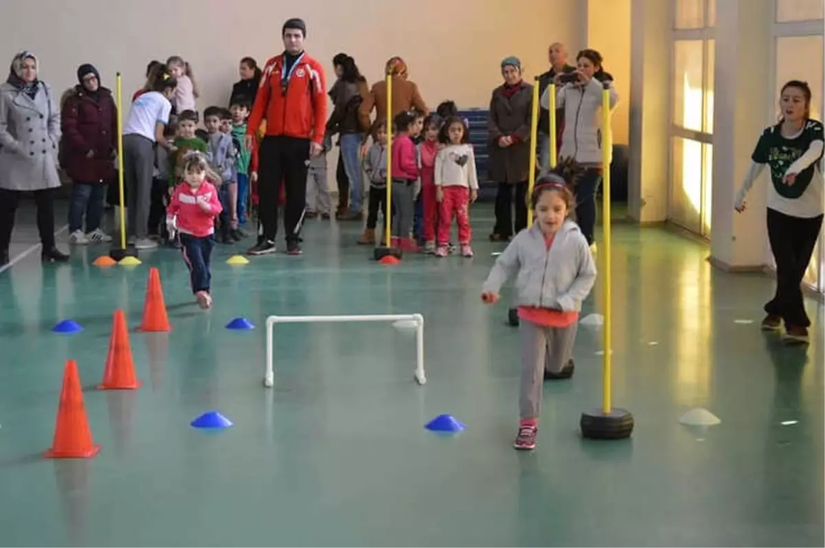 Ermenek\'te "1. Eğlenceli Atletizm Şenliği" Düzenlendi