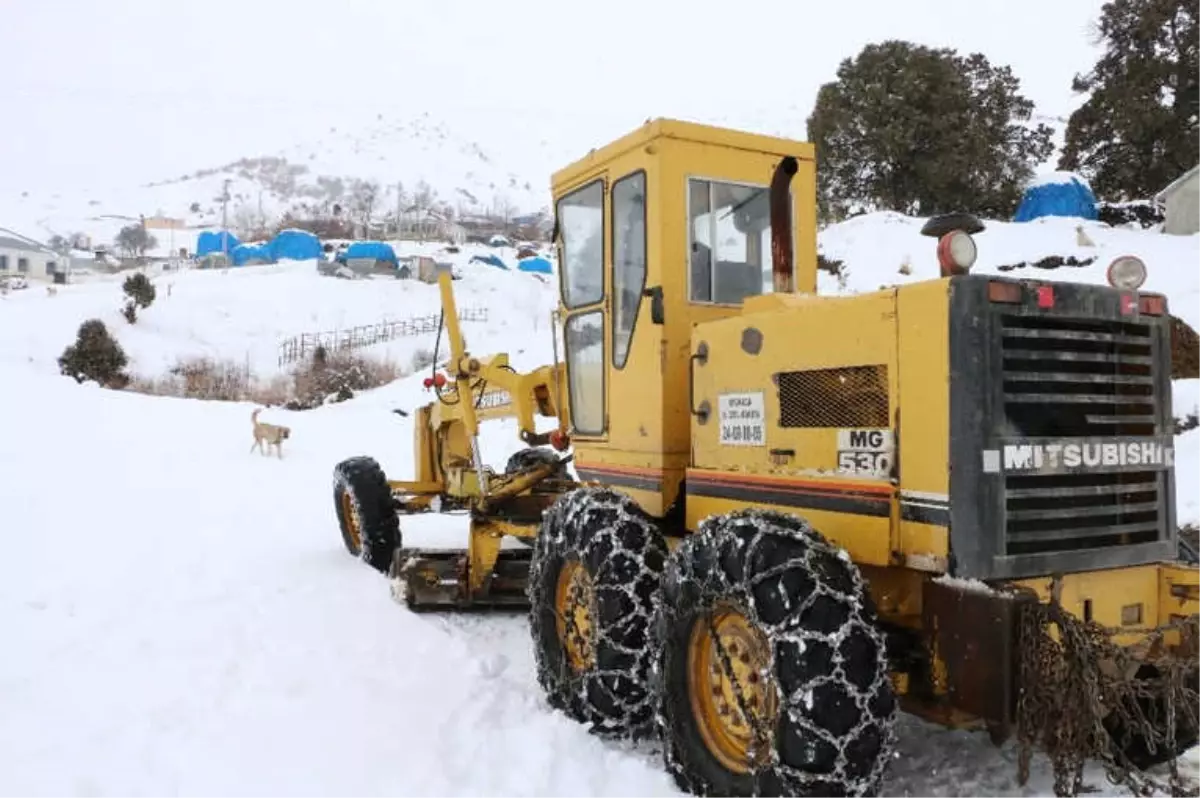 Erzincan\'da 32 Köy Yolu Ulaşıma Kapandı