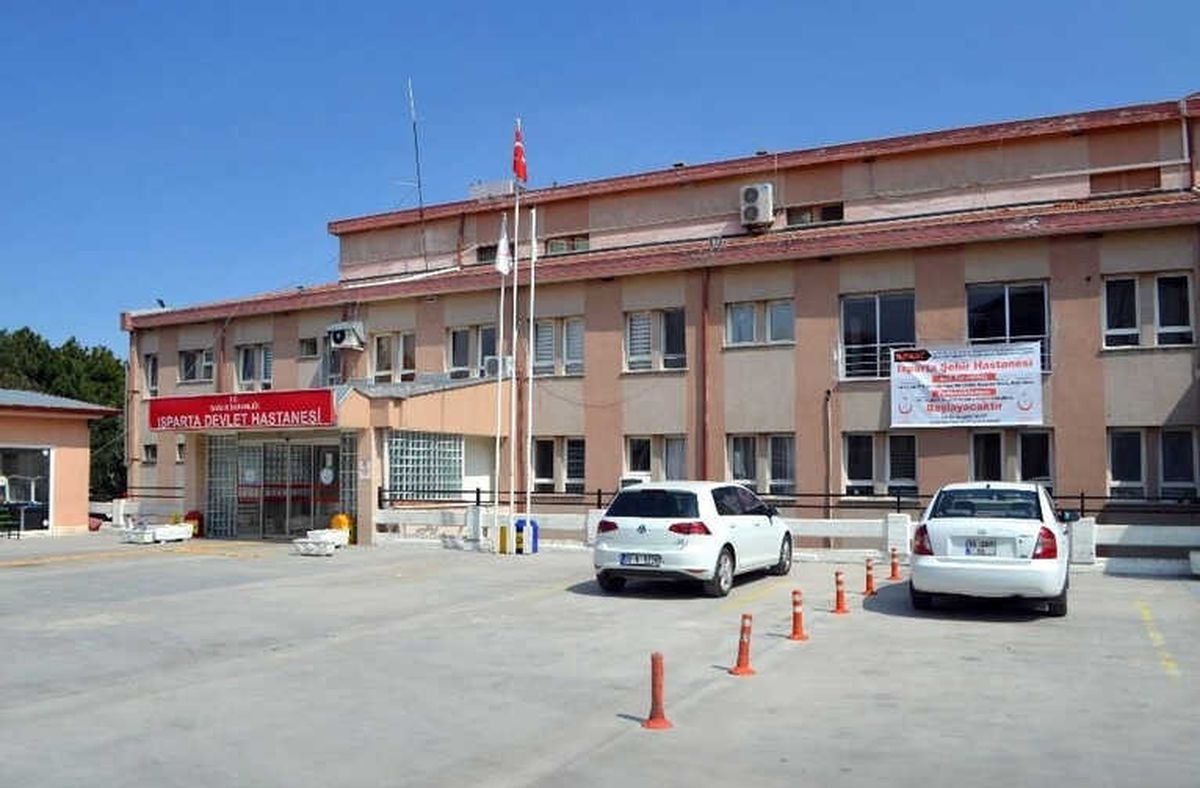 Eski Devlet Hastanesi Bahçesindeki Mazgalları Çaldılar