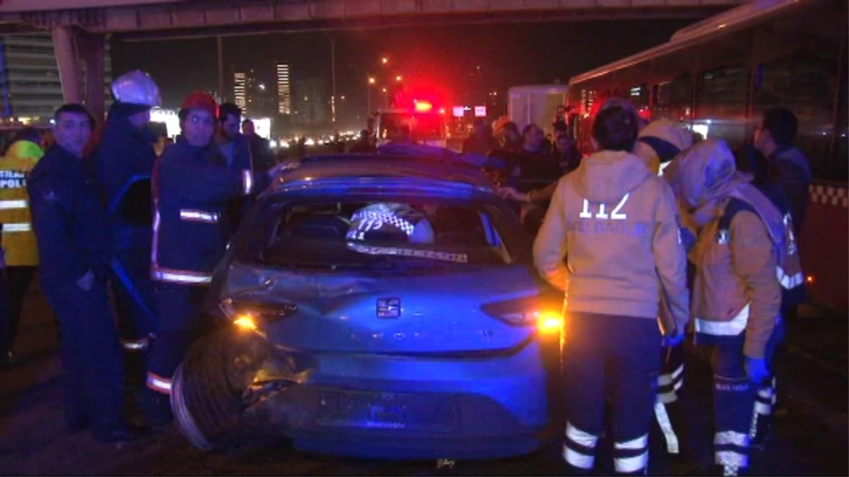 Kadıköy\'de Zincirleme Trafik Kazası: 3 Yaralı