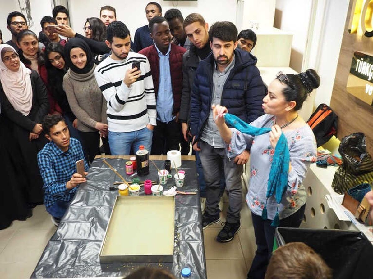 Osmangazi Üniversitesi\'nde \'Ebru Sanatı Atölye Çalışması\'