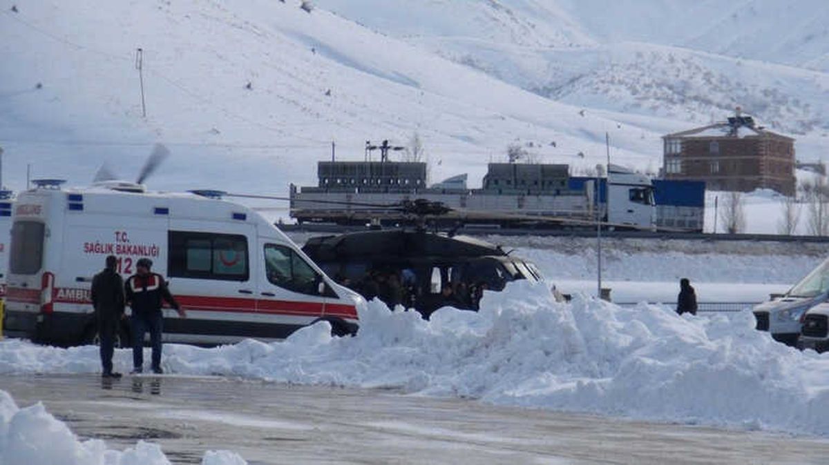 Çığ Altından Kurtarılan Askerler Hastaneye Getirildi