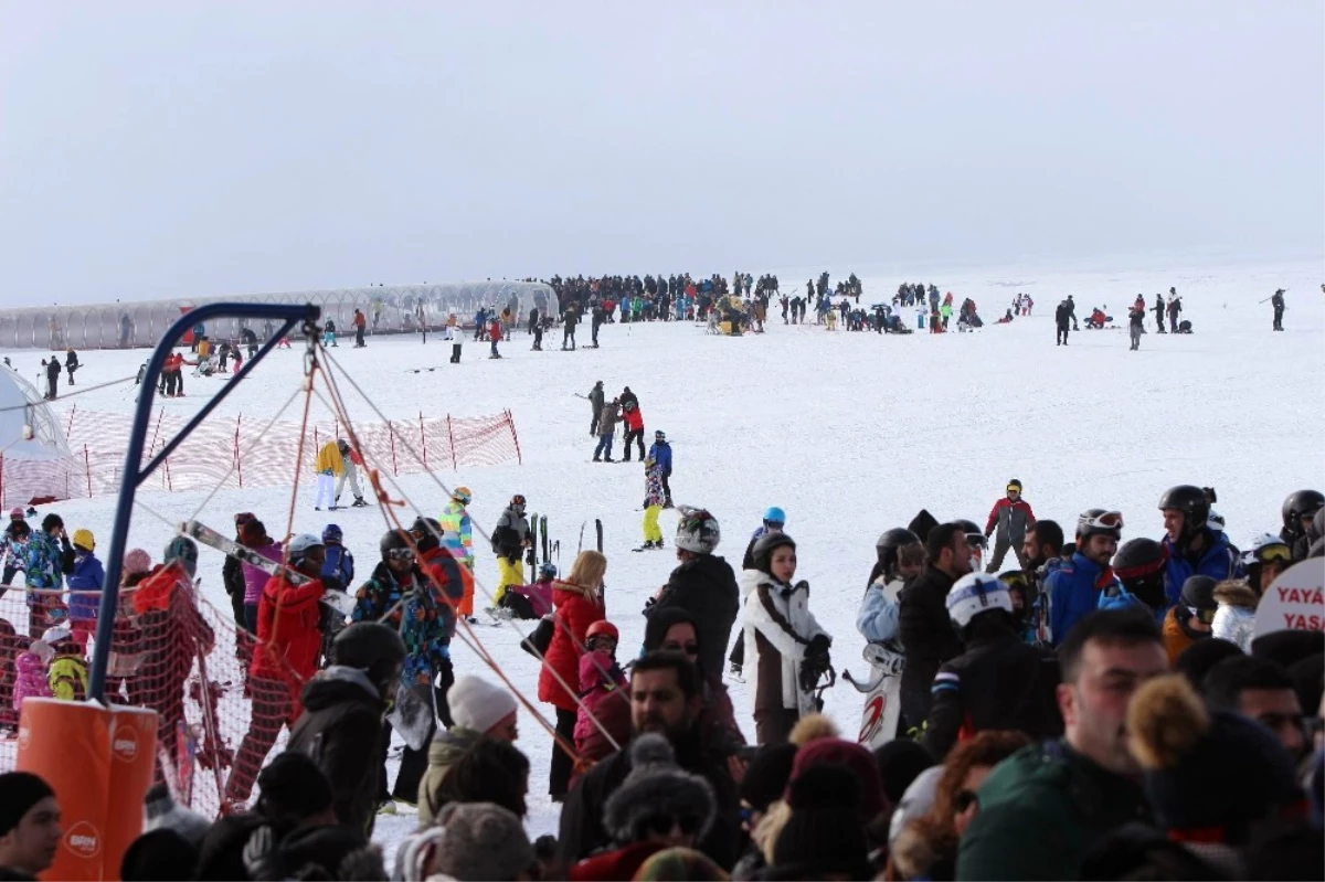 Erciyes Dolulukta Son Noktayı Yakaladı