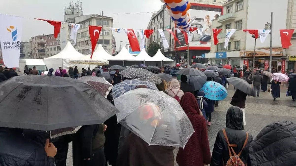 Esenler\'de Düzenlenen Festivalde 5 Ton Kestane İkram Edildi