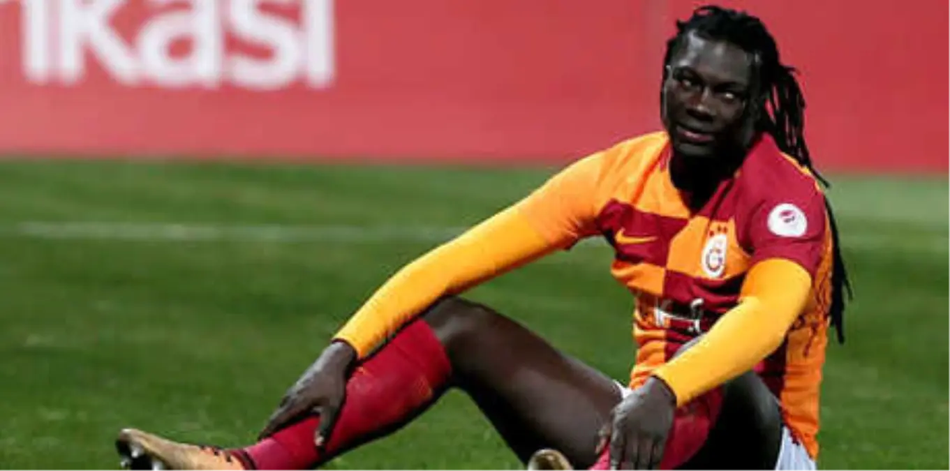 Gomis, Galatasaray Kadrosundan Çıkarıldı!