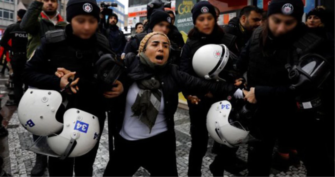 Kadıköy\'de Afrin Operasyonunu Protesto Etmek İsteyen 12 Kişi Gözaltına Alındı