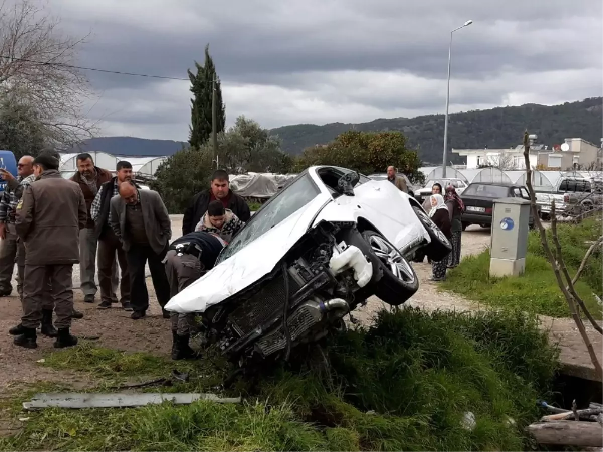 Kumluca\'da Trafik Kazası: 2 Yaralı